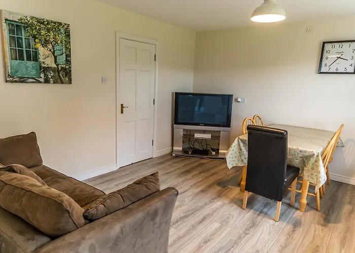 The Hawthorns, By Wild Atlantic Wanderer Apartment Buncrana